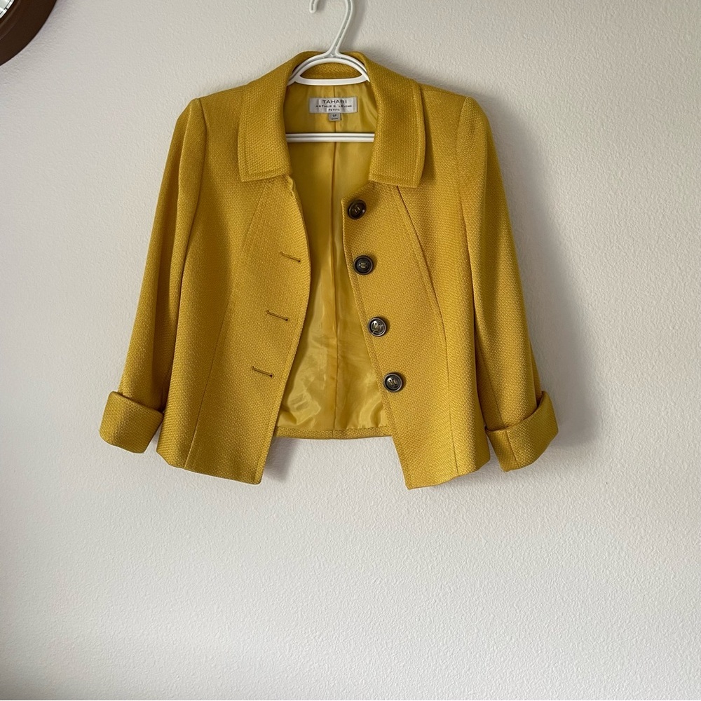 Tahari Arthur S Levine size 0 Yellow Blazer Jacket 3/4 sleeve